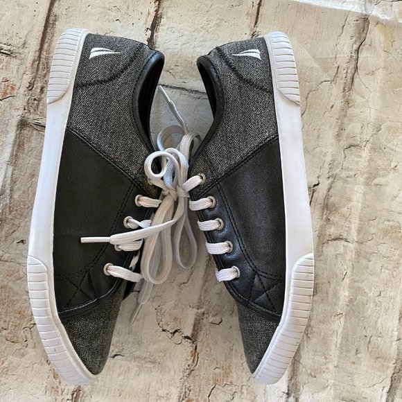 Nautica Gray Shoes - Picture 4 of 11